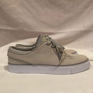 Nike Janoski